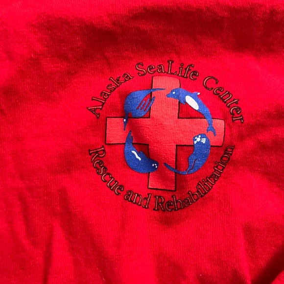 2 shirts, 90s sealife center shirt and a blue tie dye shirt - Picture 2 of 3